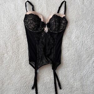 NWT Victoria's Secret Black and Cream Lace Bustier Top With Garter Straps